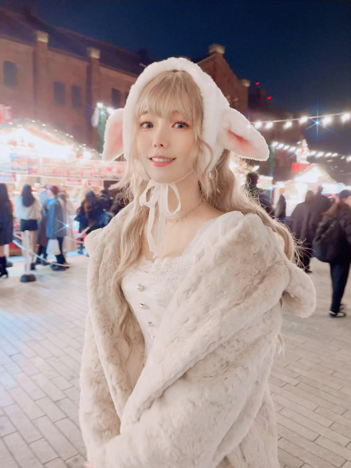 ElyEE子魅魔女仆兔兔自摄70p5v