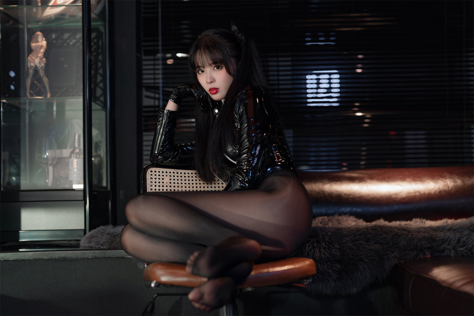 轩萧学姐双马尾通讯官60p