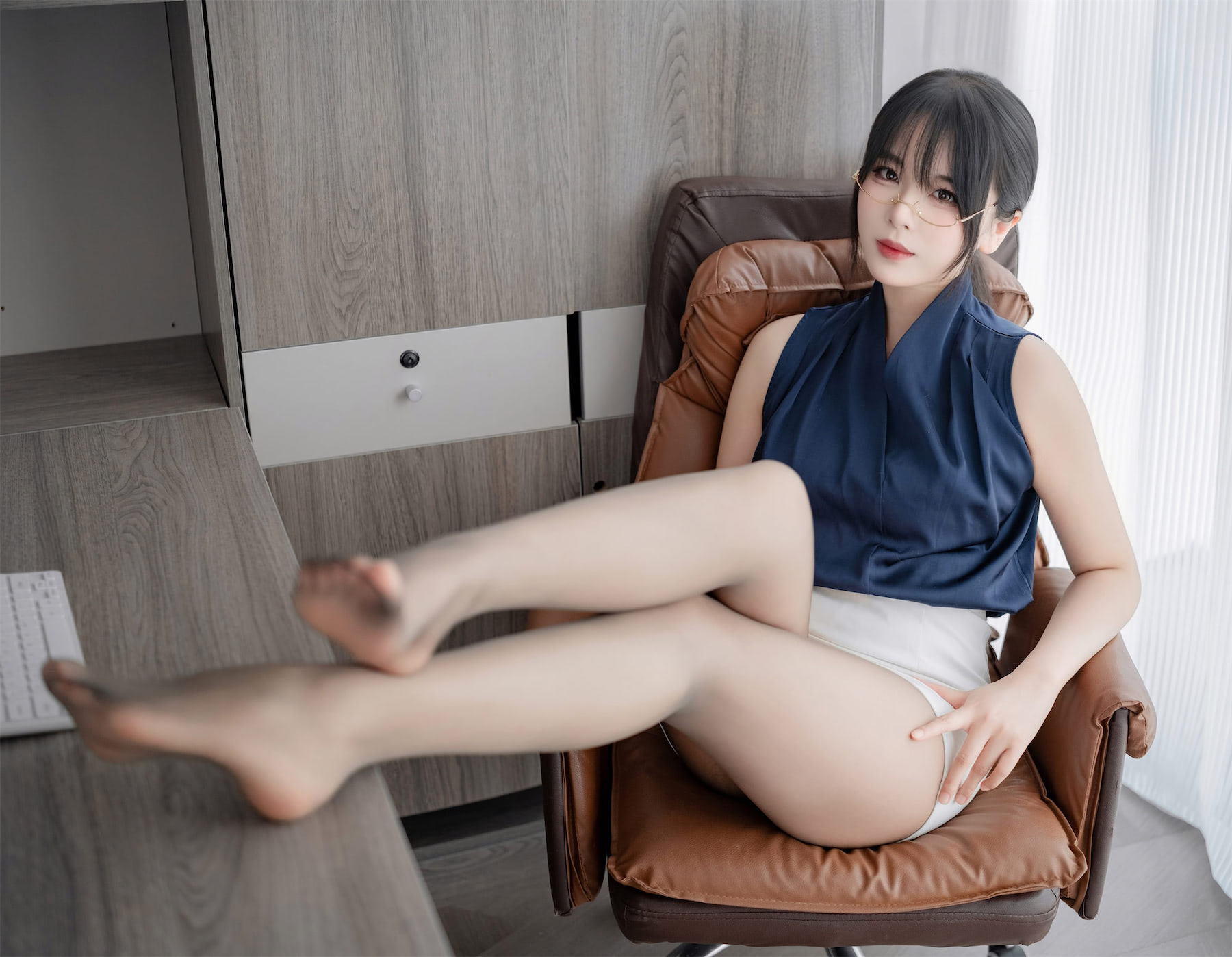 轩萧学姐新OL黑色 肉色88p2v_2