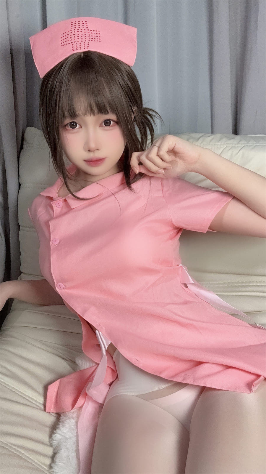 洛桑w伊梓粉丝专属粉护士自拍28p