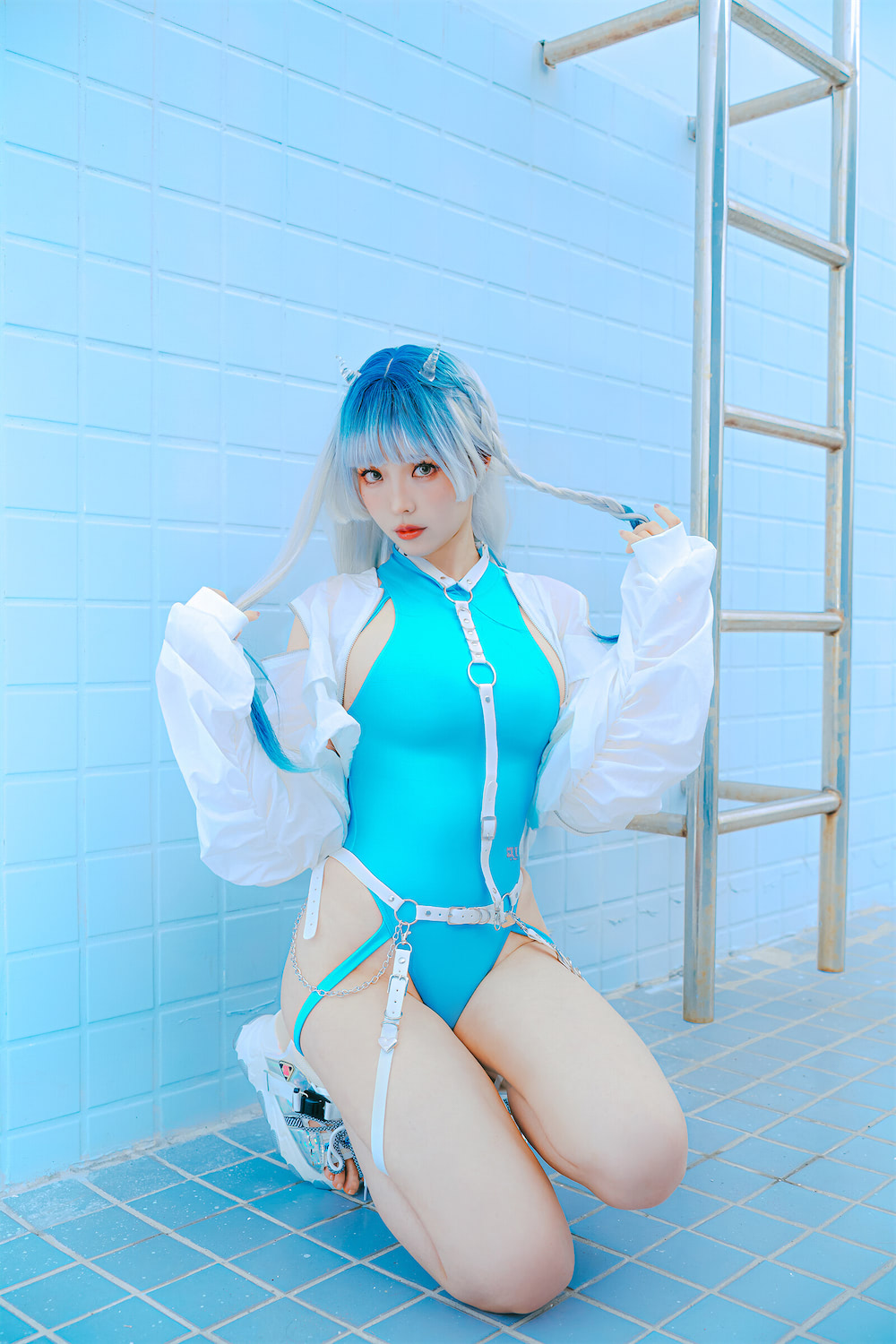 ElyEE子2025年夏季蓝色本67p7v_1