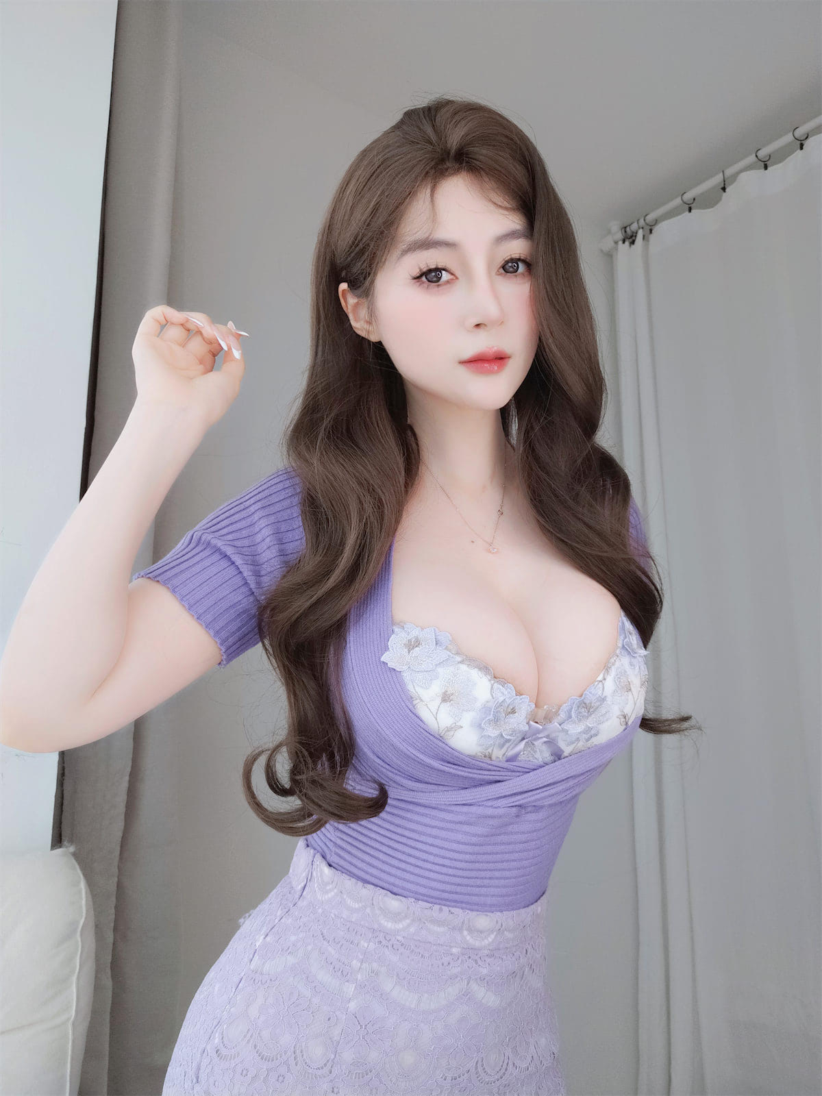 白银81Fantia2024年10月会员订阅81p5v