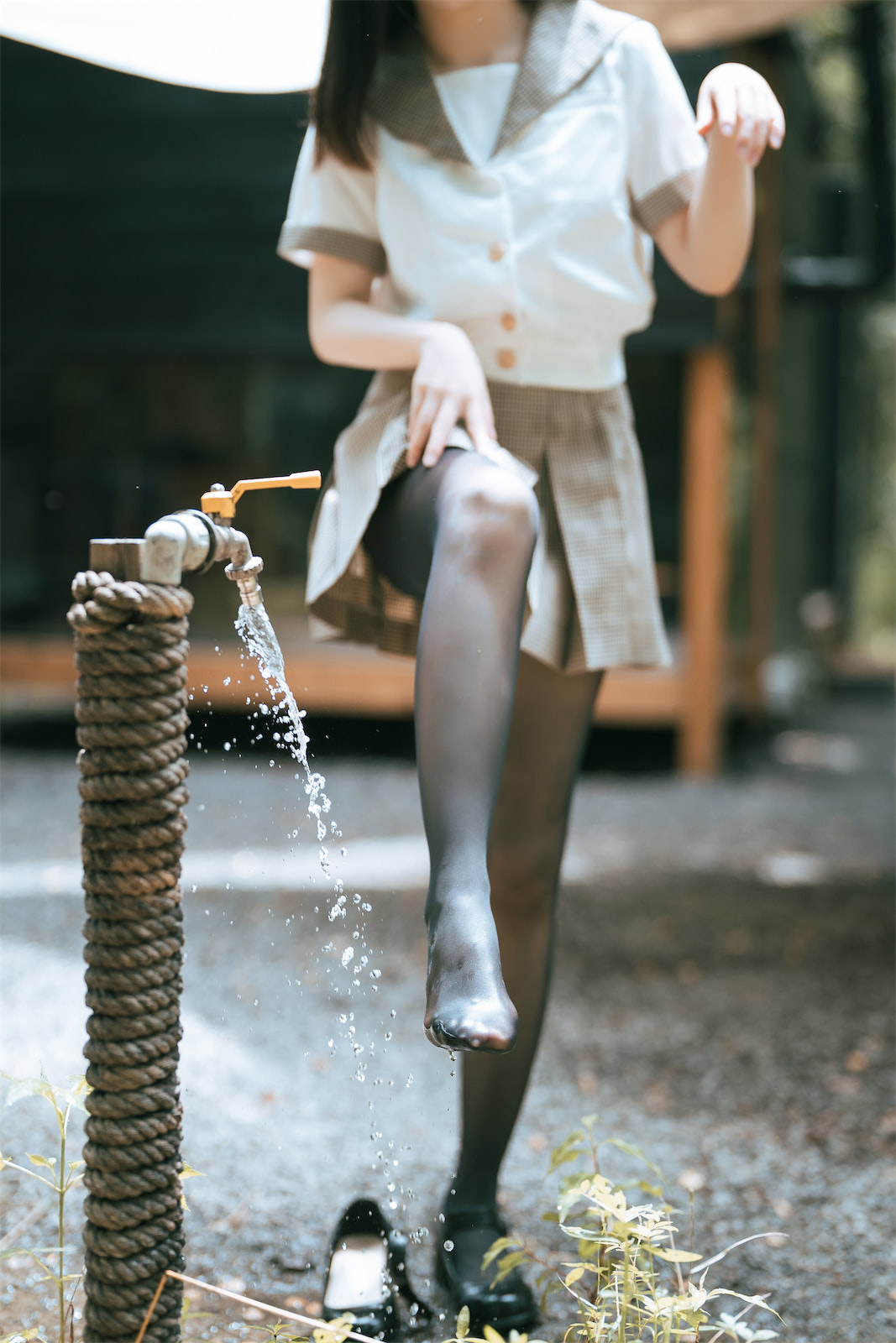 面饼仙儿黑丝露营JK40p_2