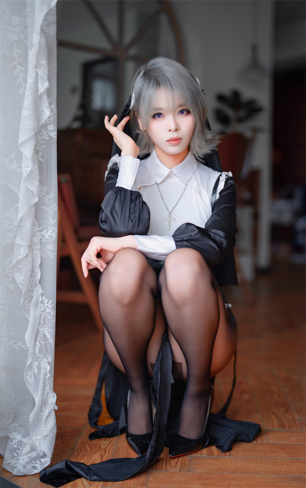 轩萧学姐黑丝肉丝修女88p_2