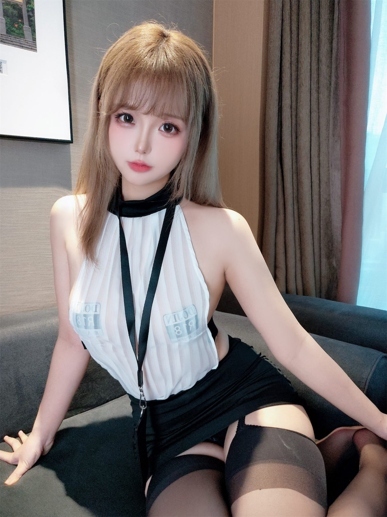 日奈娇小秘书自摄66p5v_2