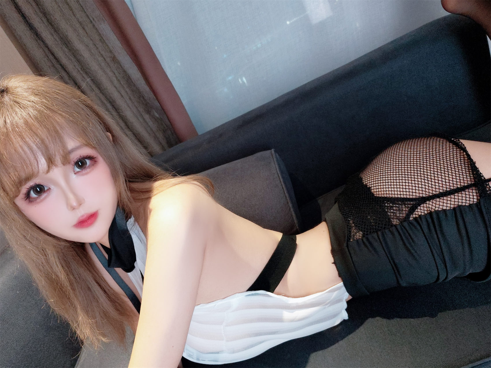 日奈娇小秘书自摄66p5v_3