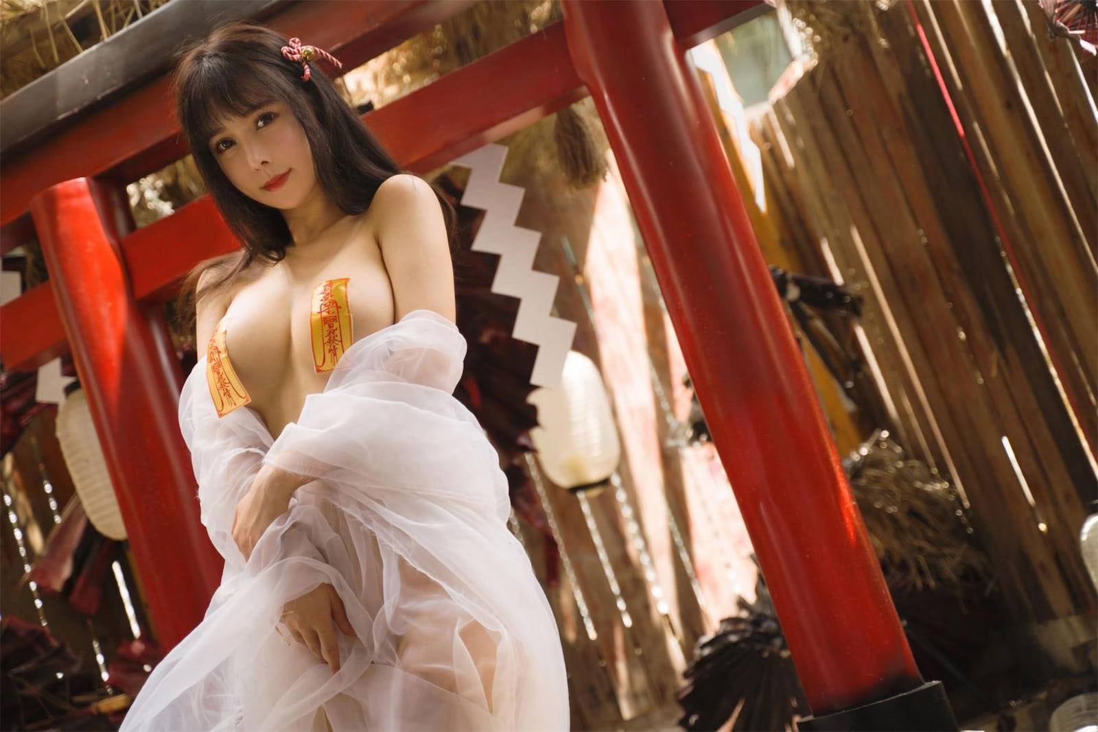 亚马逊鲶鱼神社符纸巫女96p_2