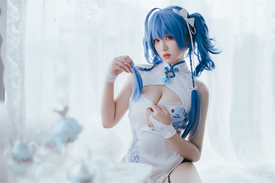 轩萧学姐写真图集：多才多艺抖鱼主播，高颜值的Coser！_2