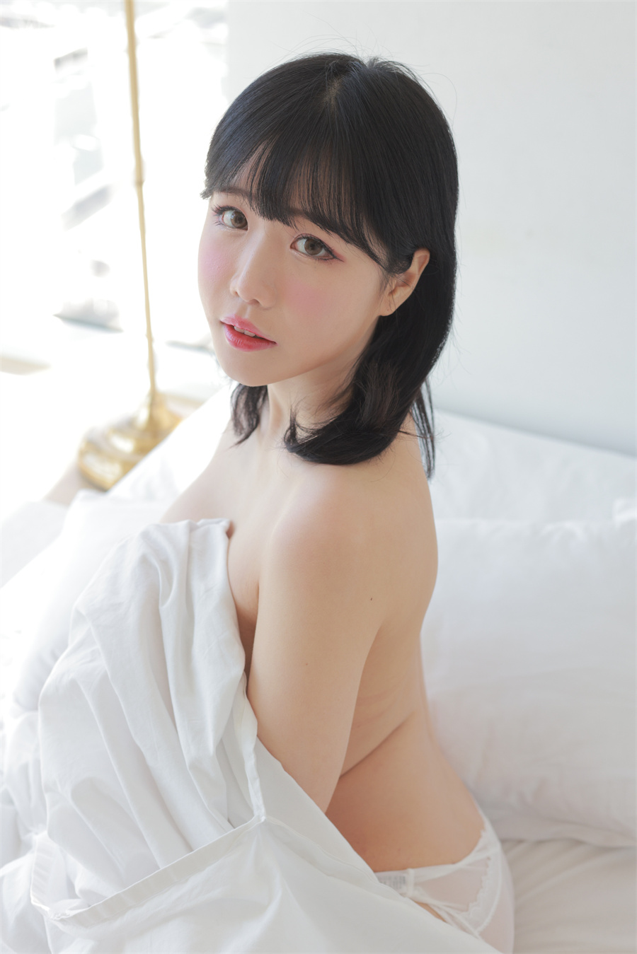 addielyn写真合集：舞动青春，娇美少女的多彩世界_8